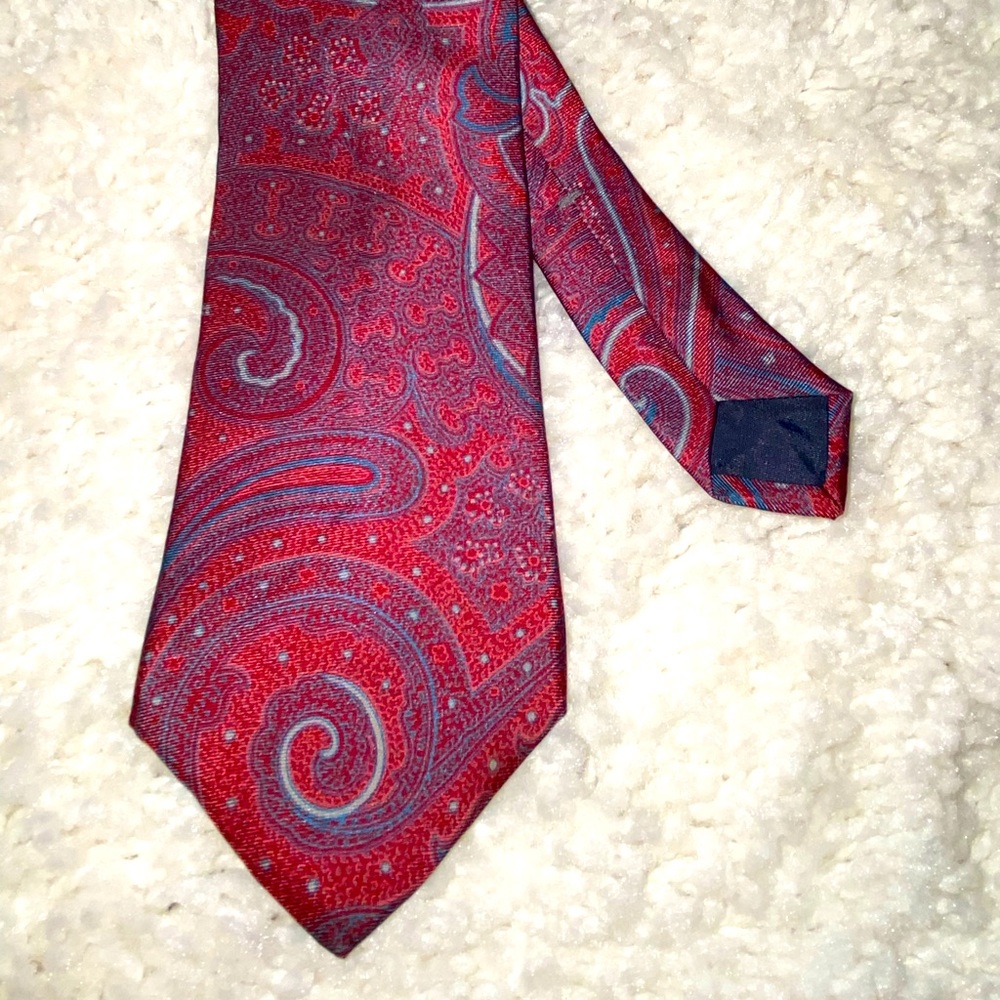 Men’s silk necktie